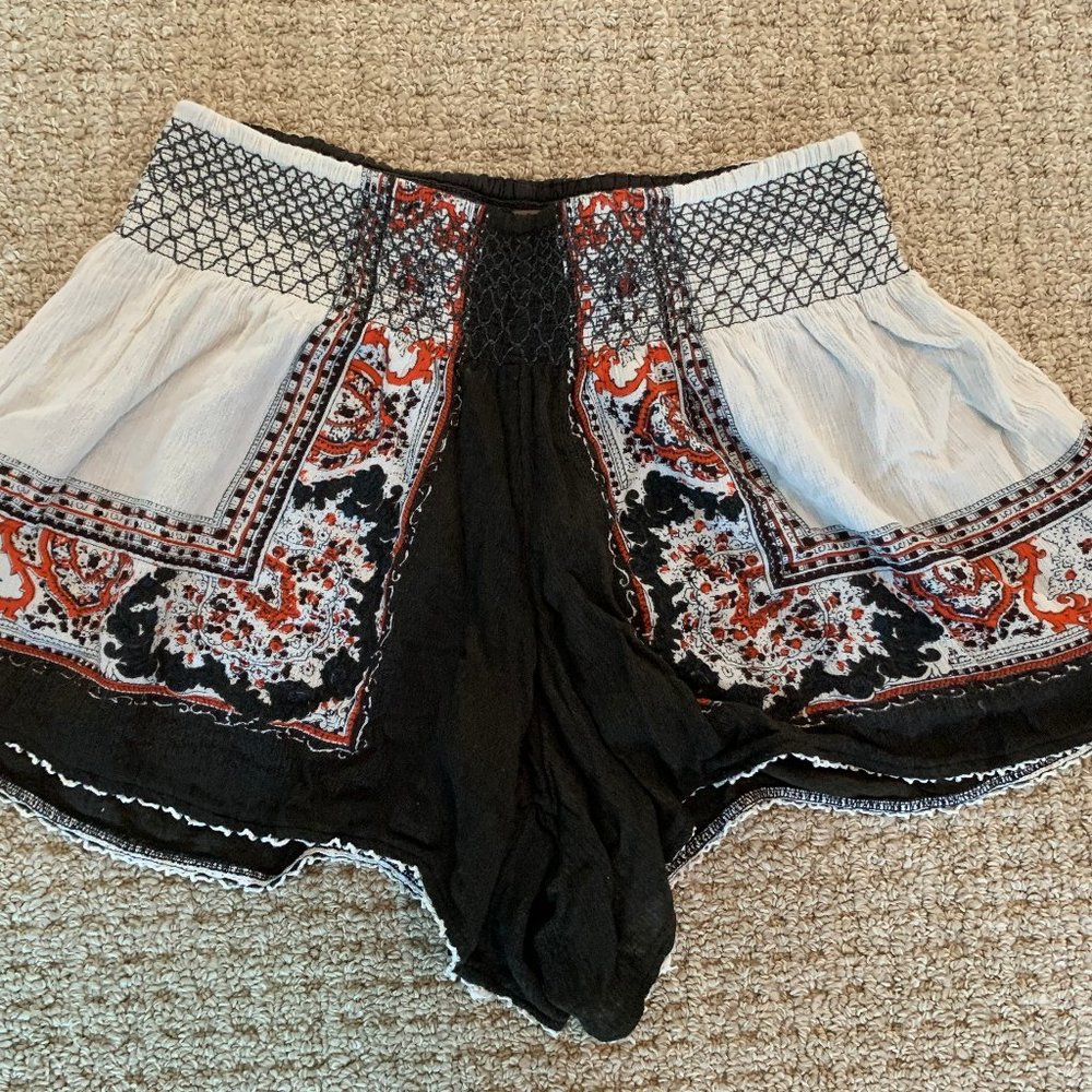 FREE PEOPLE Boho Black Patterned Bubble Shorts